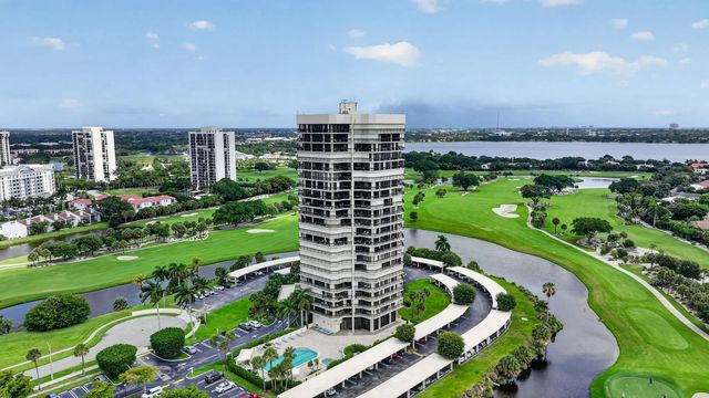 1900 Consulate Place #1705, West Palm Beach
