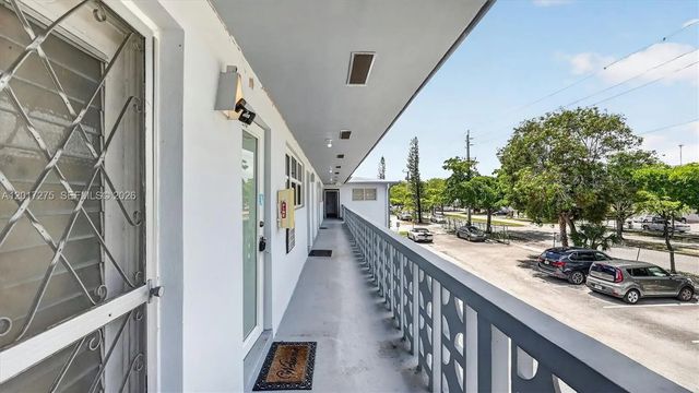 4 of 30 - 300 Ne 191st Street #219, Miami, FL