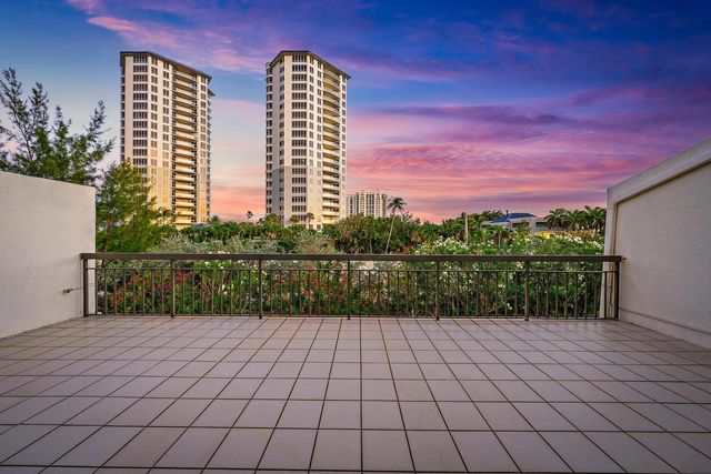 4 of 55 - 3970 N Ocean Drive #6, Singer Island, FL
