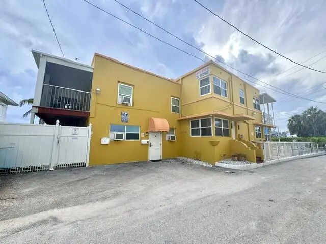 3 of 58 - 300 Georgia Street #1-5, Hollywood, FL