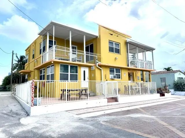4 of 58 - 300 Georgia Street #1-5, Hollywood, FL
