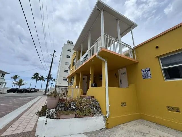 5 of 58 - 300 Georgia Street #1-5, Hollywood, FL