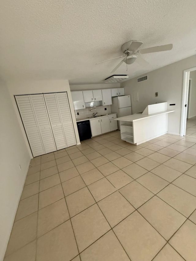 5 of 12 - 633 Executive Center Drive #l202, West Palm Beach, FL