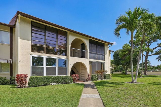 5773 La Paseos Drive #d-2, Greenacres