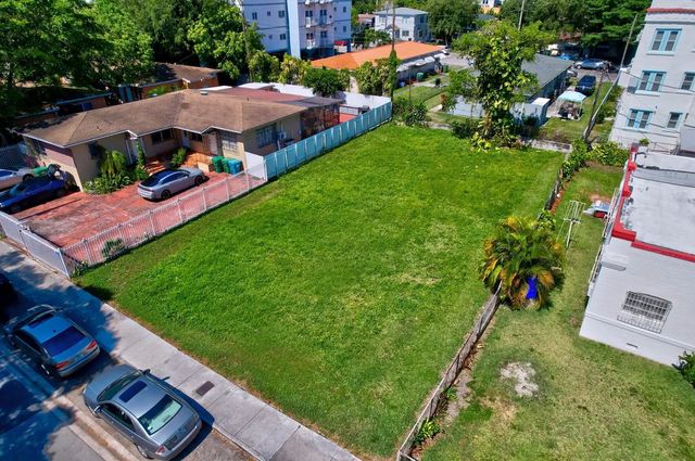 512 Sw 6th Avenue, Miami