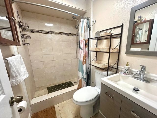 4 of 7 - 6100 Forest Hill Boulevard #101, West Palm Beach, FL
