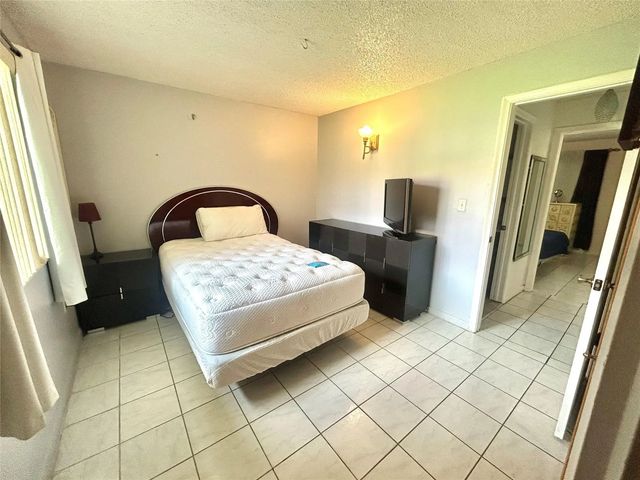 5 of 7 - 6100 Forest Hill Boulevard #101, West Palm Beach, FL