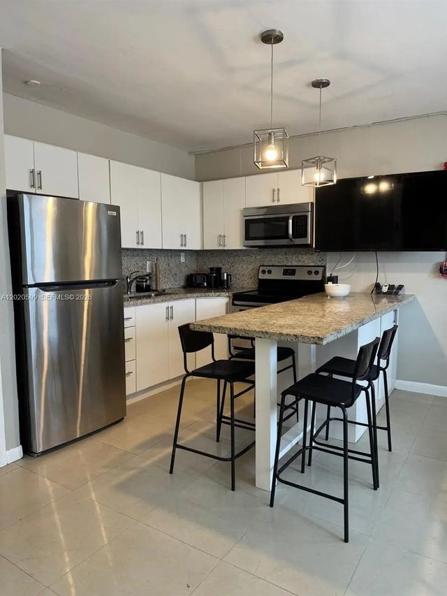 3 of 27 - 6767 Indian Creek Drive #11, Miami Beach, FL