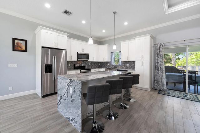 5 of 23 - 981 Sw California Boulevard, Port St. Lucie, FL