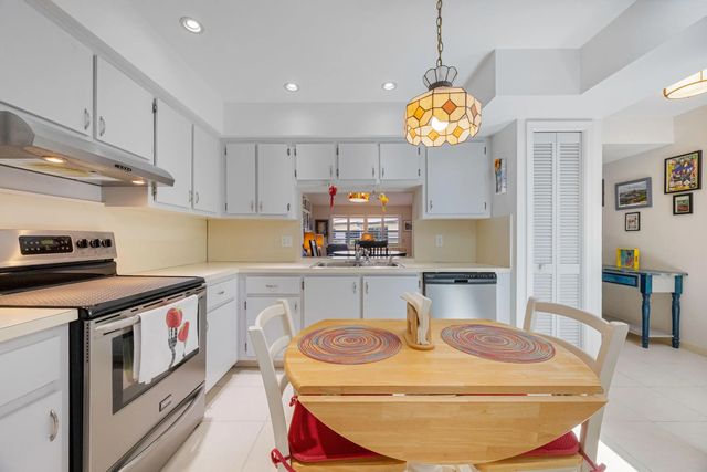 4 of 25 - 22 Ridge Pointe Drive #c, Boynton Beach, FL