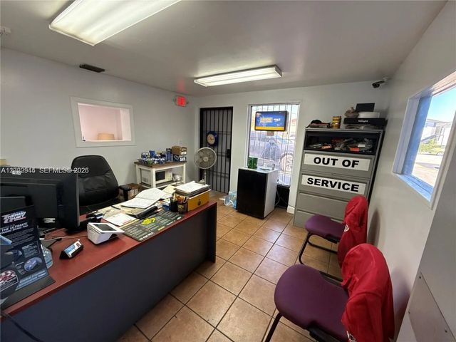 1750 W 41st Street, Hialeah