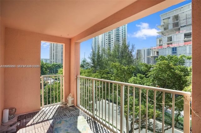 19555 E Country Club Drive #8502, Aventura