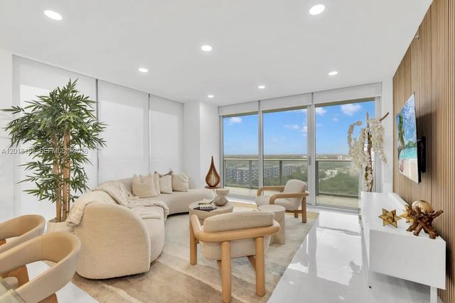 3 of 44 - 16385 Biscayne Boulevard #2101, North Miami Beach, FL