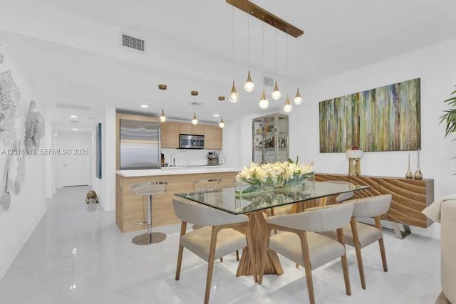 5 of 44 - 16385 Biscayne Boulevard #2101, North Miami Beach, FL
