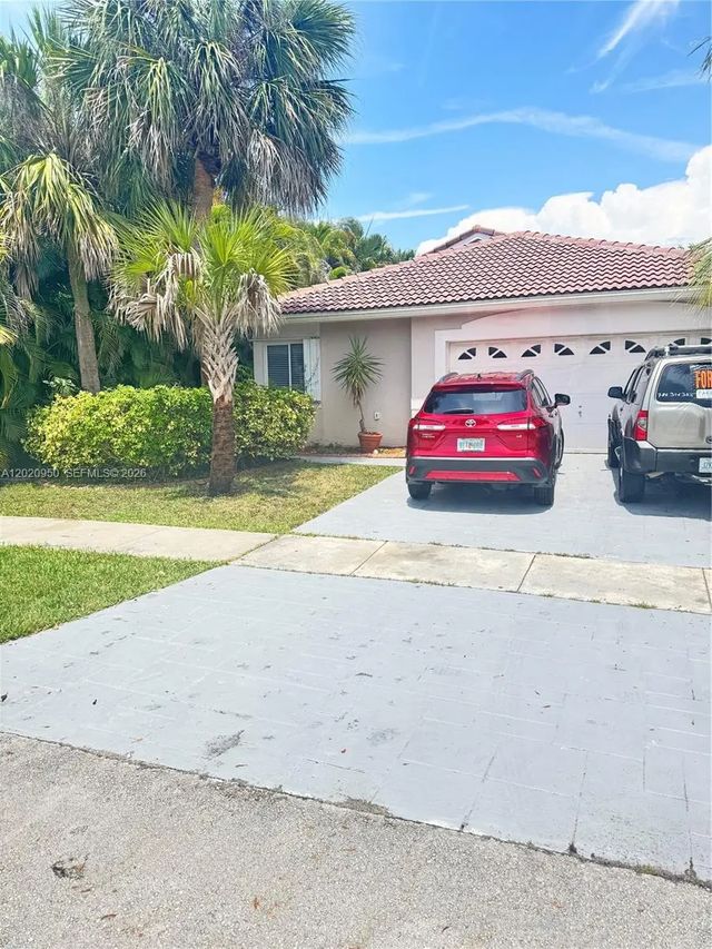 131 Sw 178th Way, Pembroke Pines