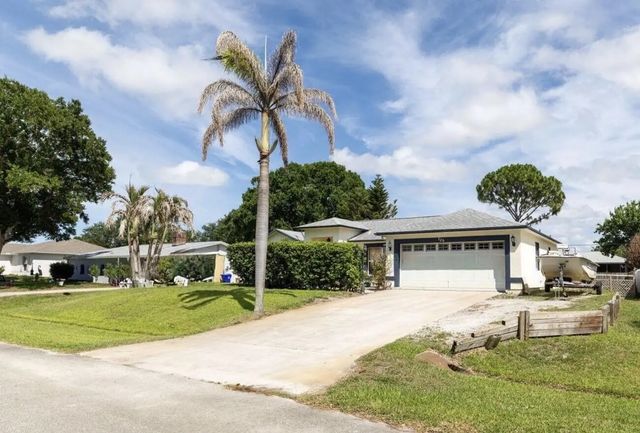 2 of 32 - 726 Tuxedo Terrace, Sebastian, FL