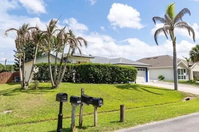 4 of 32 - 726 Tuxedo Terrace, Sebastian, FL