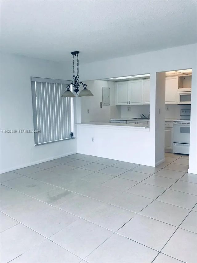 2 of 19 - 17600 Nw 68th Avenue #b3006, Hialeah, FL