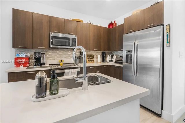 2 of 35 - 8301 Nw 41st Street #b-309, Doral, FL
