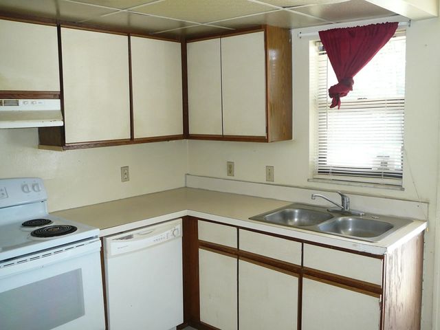 5 of 10 - 617 Ixoria Avenue, Fort Pierce, FL