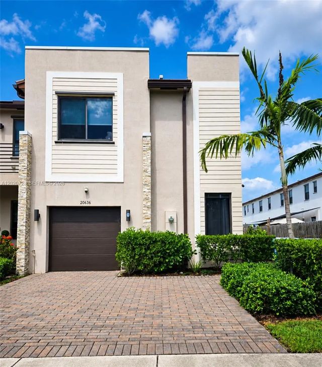 20636 Ne 5th Place, Miami