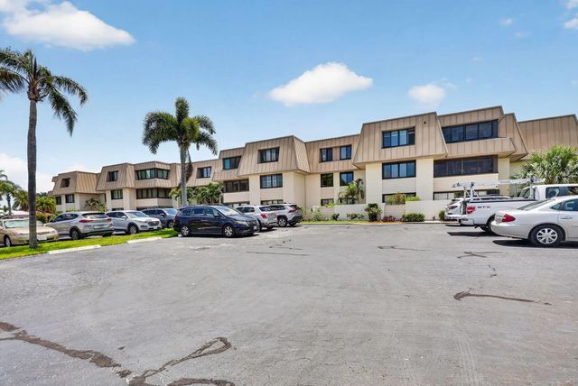 3 of 85 - 1800 Se Saint Lucie Boulevard #11-203, Stuart, FL