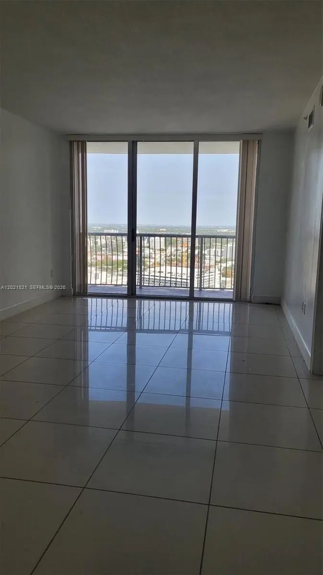 3 of 14 - 1750 N Bayshore Drive #3311, Miami, FL