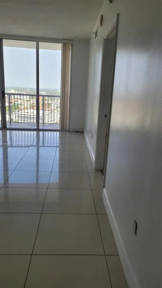 4 of 14 - 1750 N Bayshore Drive #3311, Miami, FL