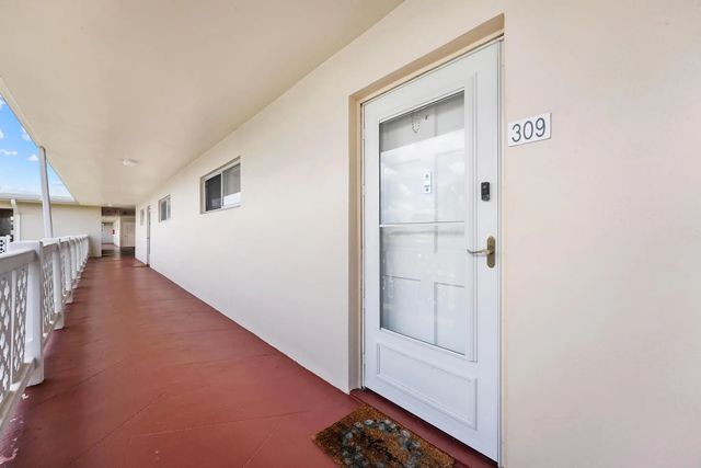 2682 S Garden Dr S #309, Lake Worth