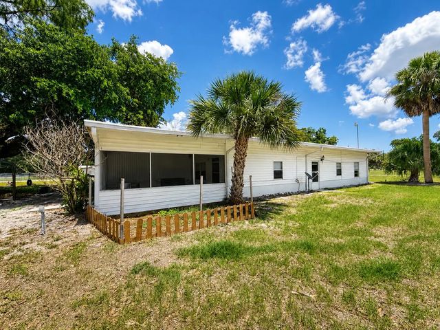 482 Palmetto Avenue, Palmdale