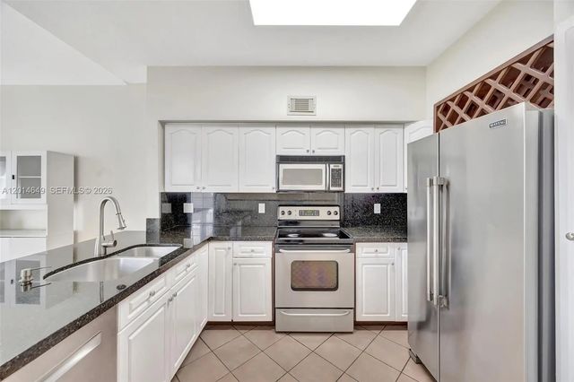 3 of 63 - 10110 Sw 154th Cir Court #105-1, Miami, FL