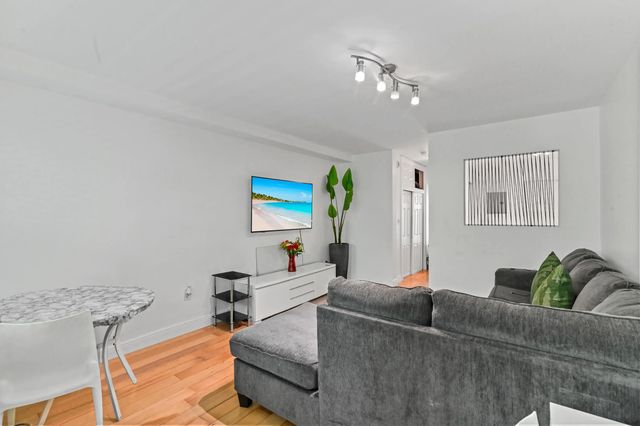 5 of 21 - 1035 Meridian Avenue #5, Miami Beach, FL