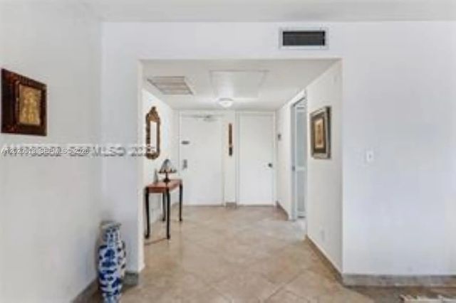 3 of 22 - 3800 Oaks Clubhouse Drive #307, Pompano Beach, FL