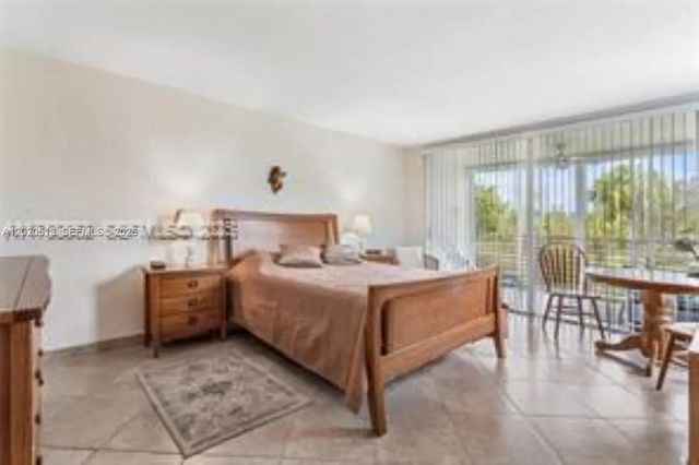 4 of 22 - 3800 Oaks Clubhouse Drive #307, Pompano Beach, FL
