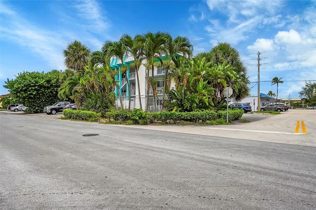 3 of 34 - 2715 Ne 49th Street, Fort Lauderdale, FL