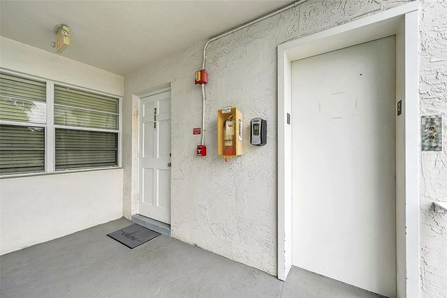 5 of 34 - 2715 Ne 49th Street, Fort Lauderdale, FL