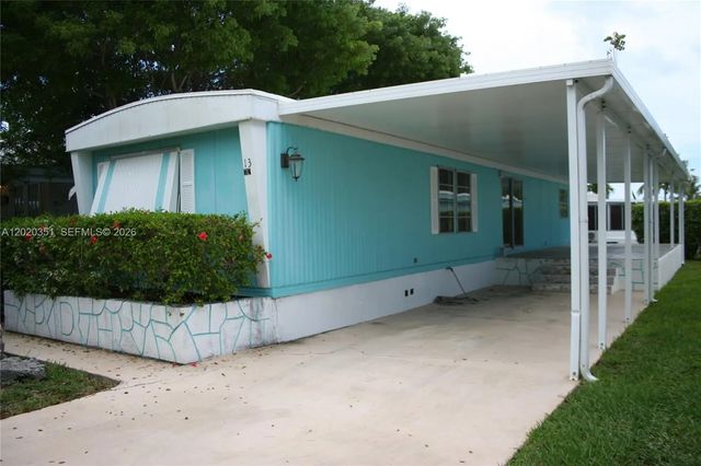 13 Old State Road, Key Largo