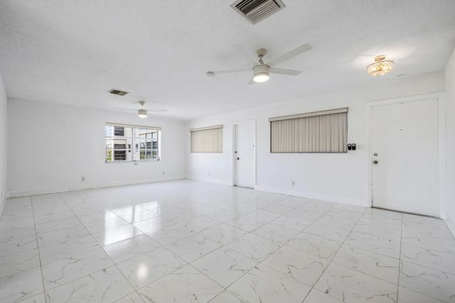 5 of 22 - 941 Crystal Lake Drive #207, Deerfield Beach, FL