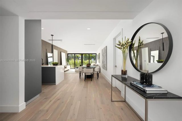 2 of 26 - 204 Sunrise Drive #204b, Key Biscayne, FL