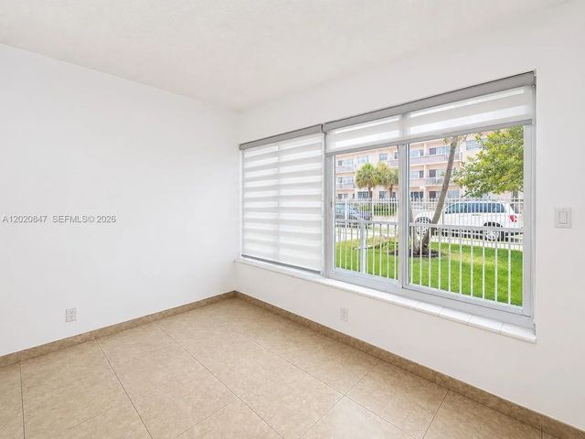 4 of 27 - 1460 Ne 169th Street #108, North Miami Beach, FL