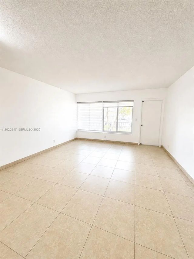 5 of 27 - 1460 Ne 169th Street #108, North Miami Beach, FL