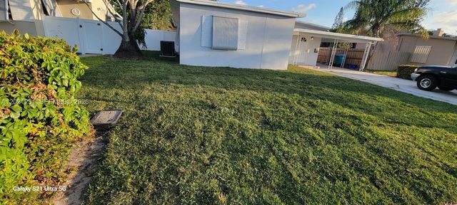 2 of 15 - 142 Se 4th Avenue, Boynton Beach, FL