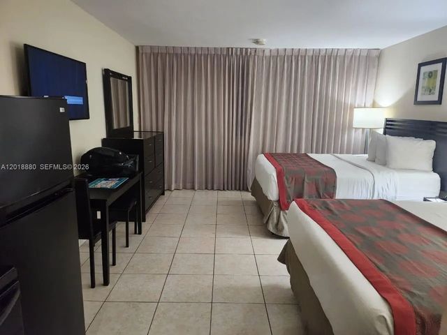 5 of 8 - 19201 Collins Avenue #1028, Sunny Isles Beach, FL