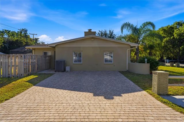 2 of 17 - 8495 Sw 160th Street, Palmetto Bay, FL