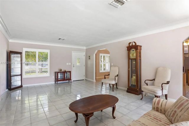 3 of 17 - 8495 Sw 160th Street, Palmetto Bay, FL