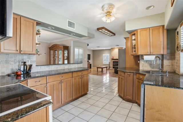 5 of 17 - 8495 Sw 160th Street, Palmetto Bay, FL