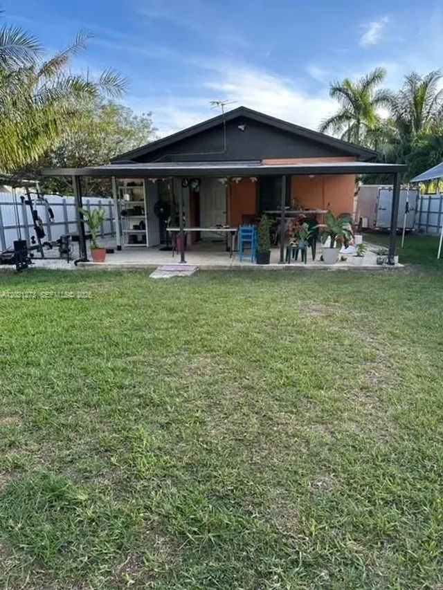 2 of 8 - 320 Nw 2nd Street, Florida City, FL