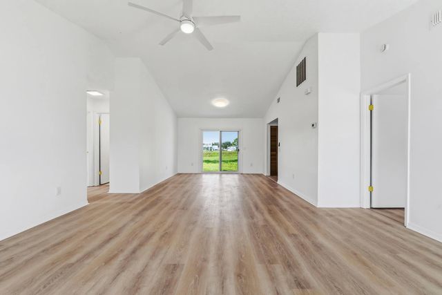 5 of 38 - 2674 Sw Monterrey Lane, Port St. Lucie, FL