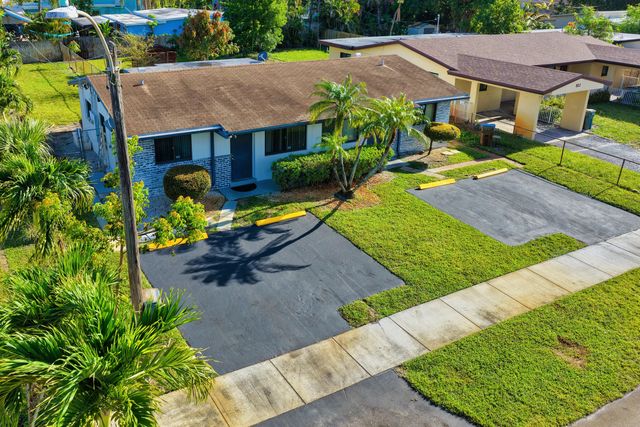 2 of 21 - 837 Nw 41st Street #a-b, Oakland Park, FL