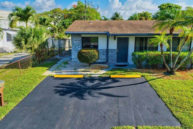 3 of 21 - 837 Nw 41st Street #a-b, Oakland Park, FL
